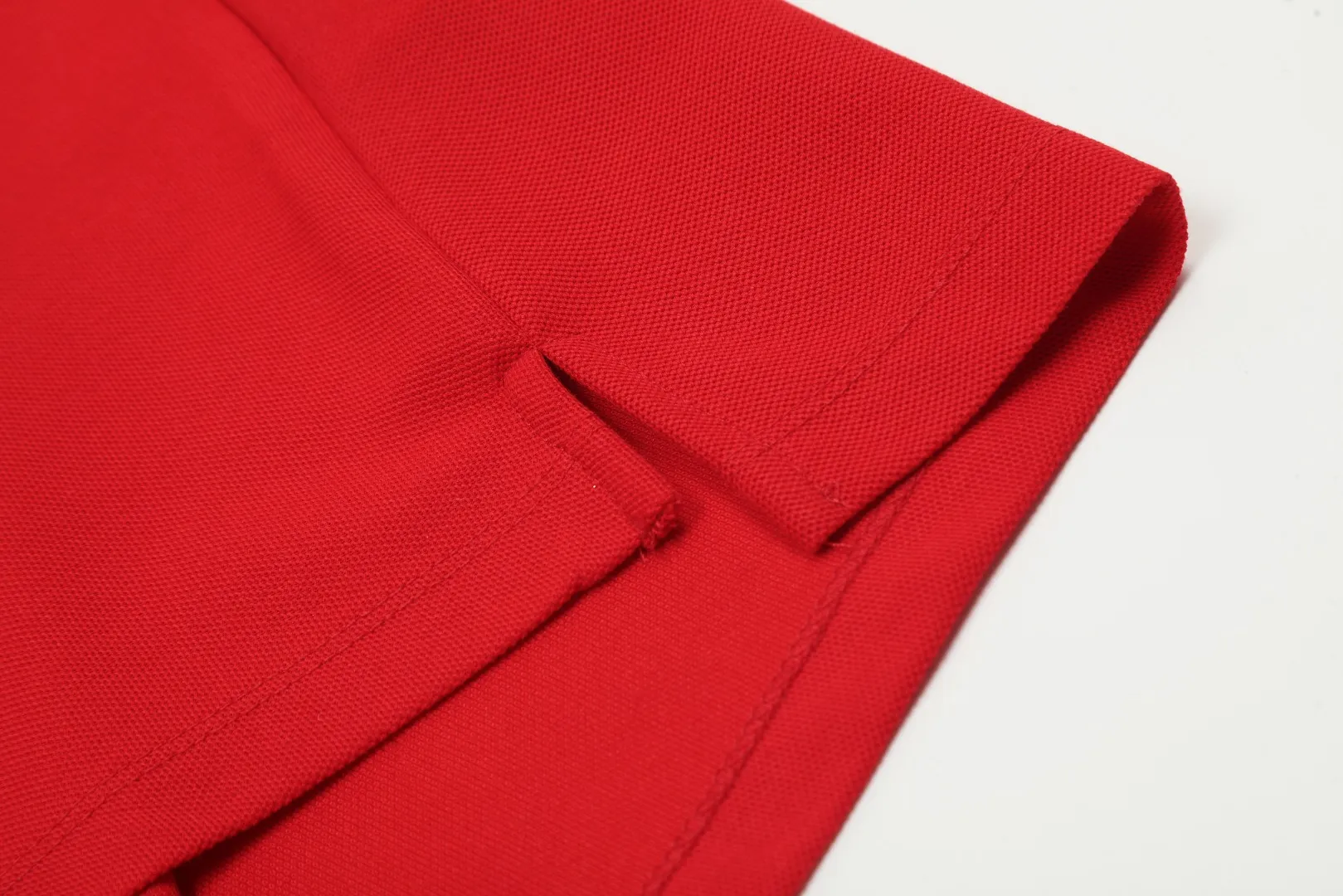 🅿️152 "Top quality" Style number: DS001# (not off the shelves all year round) [Ralph Lauren classic pony embroidered lapel POLO short sleeves] ✅Ralph Lauren Ralph Lauren classic basic versatile POLO short sleeves ✅Main supply platform live broadcast Wholesale entities will be replenished when out of stock Not removed from the shelves ✅ZP quality 1:1 version Scan the code to enter the GF website Z cabinet quality ✅Detailed quality The only one in Guangzhou Imported pique fabrics Mainly high-end, cost-effective and good quality. Needless to say, the version is restored to the original version. The maximum size can be worn up to 210 pounds. Loose, comfortable and stress-free. ✅Wear for work and life. Suitable for various occasions. A must-have recommendation for couples. Size: